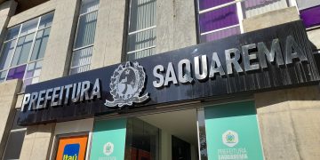 Funcionários são flagrados saindo com documentos públicos da prefeitura de Saquarema após afastamento de Manoela Peres do poder