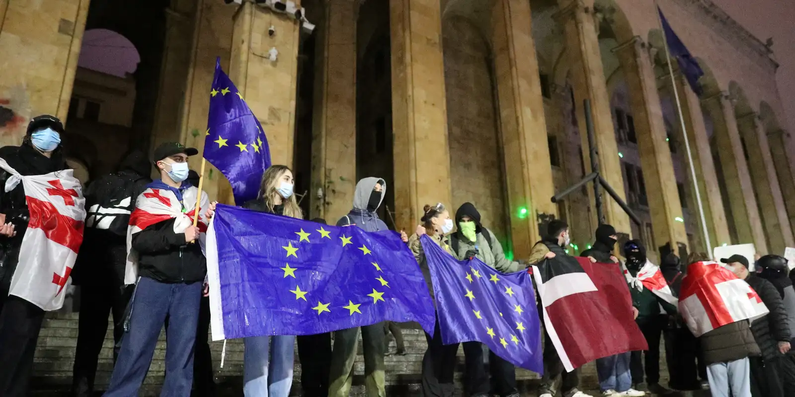 Protestos na Georgia repetem roteiro da crise entre Ucrânia e Rússia