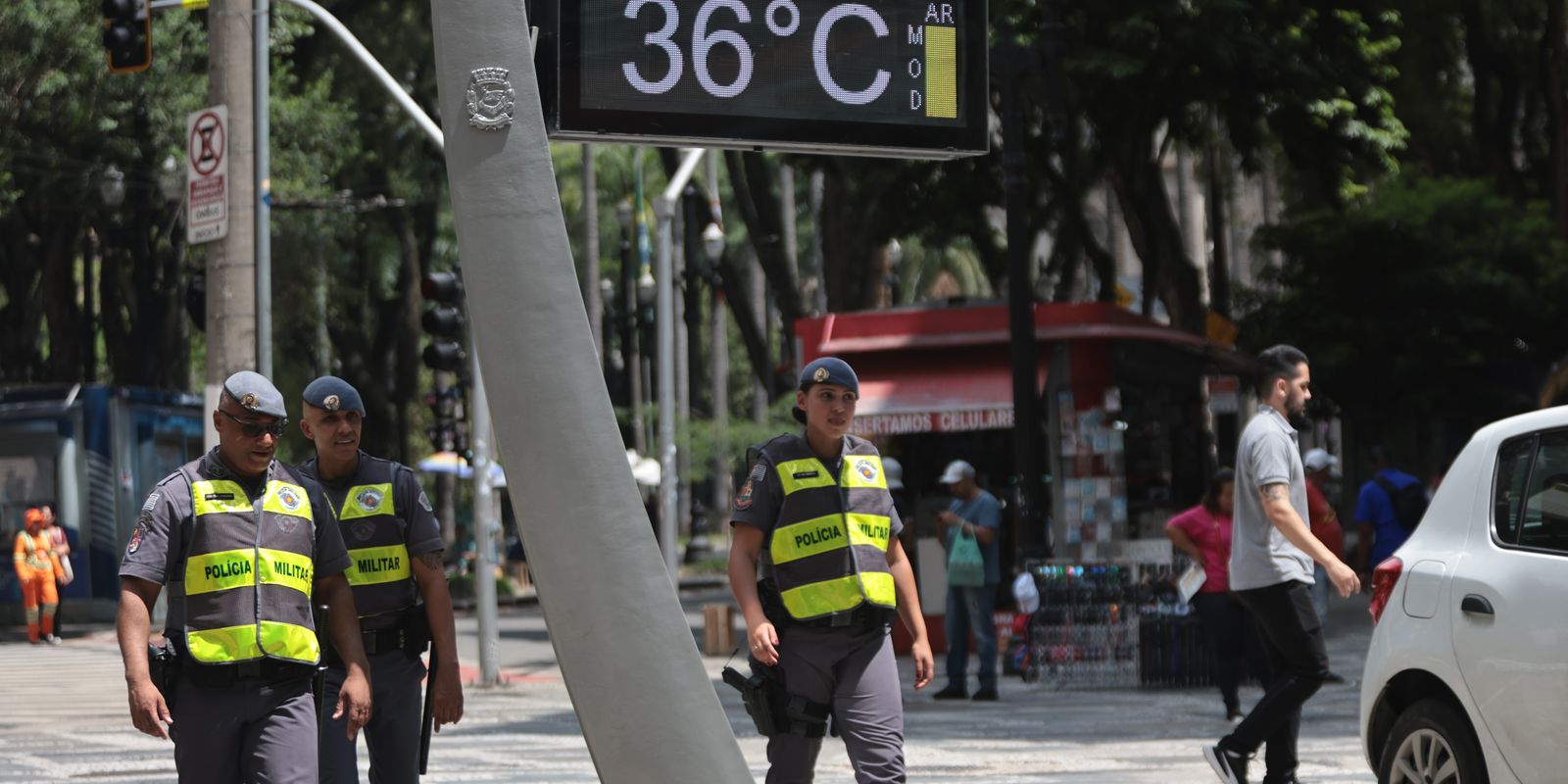 Verão se despede com temporais e calor pelo Brasil