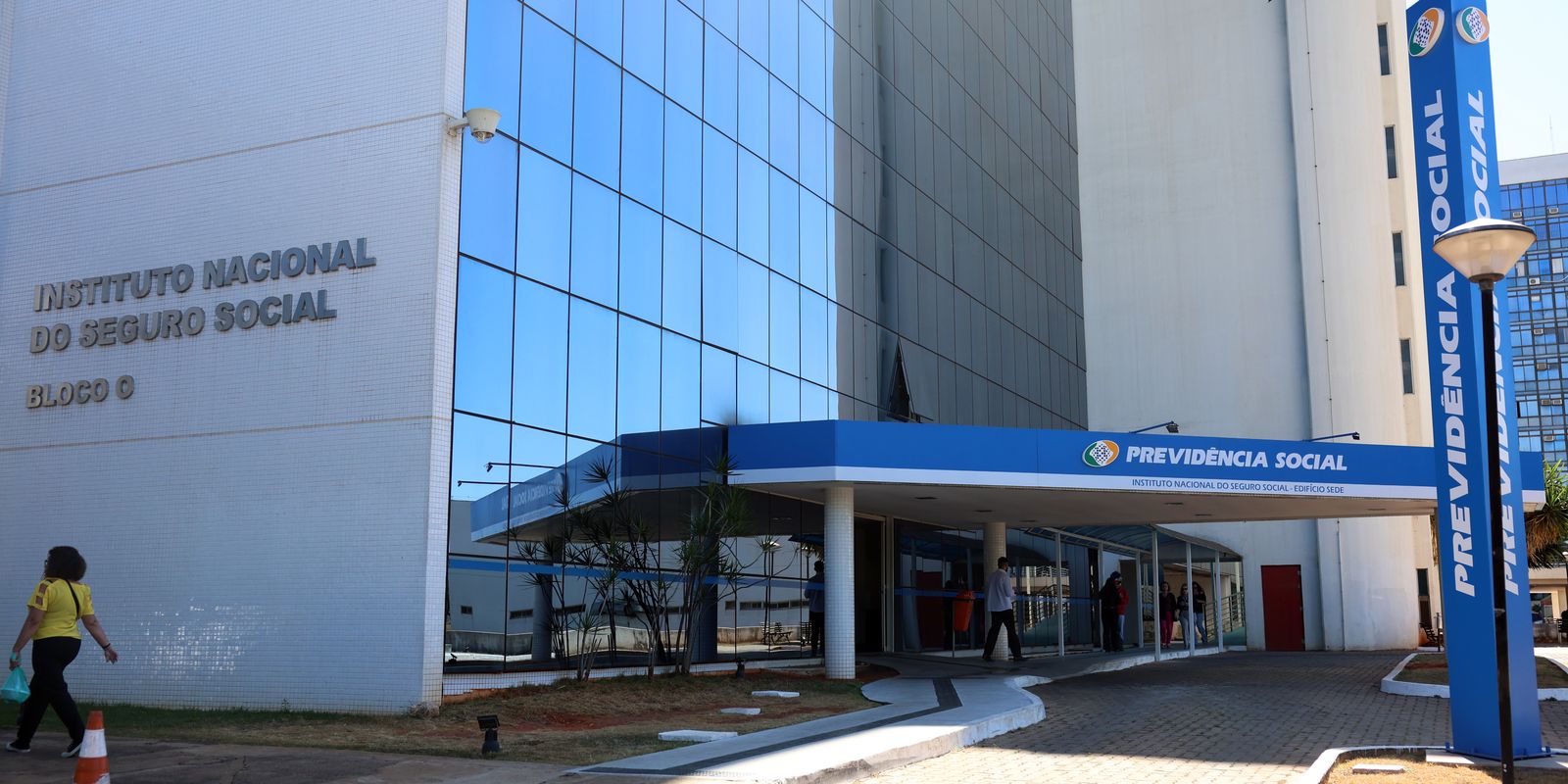 INSS vai devolver descontos indevidos de abril para aposentados