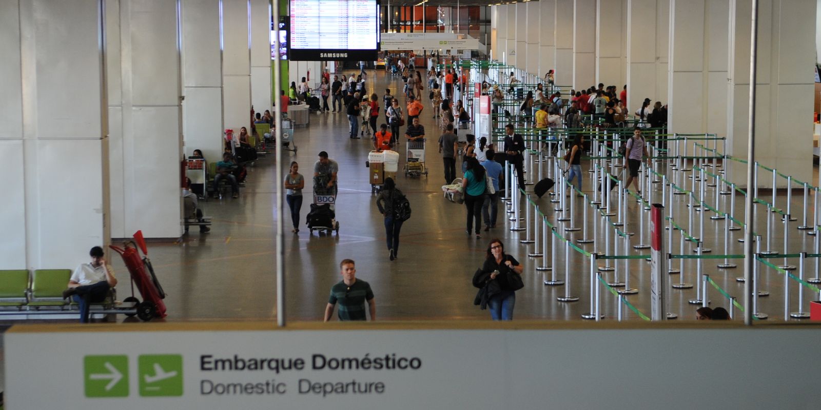 Maioria dos usuários de aeroportos brasileiros diz estar satisfeita