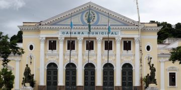 Confusão na Câmara de Niterói termina em agressão e caso vai parar na delegacia