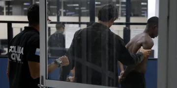 Ministros farão reunião de emergência com Castro nesta quarta-feira