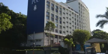 Escolas e universidades voltam ao expediente regular no Rio