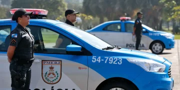 Projeto de lei propõe presença obrigatória de policiais mulheres em blitz e abordagens no RJ