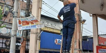 “Operação Despoluição Visual” retira propagandas irregulares das ruas de Meriti