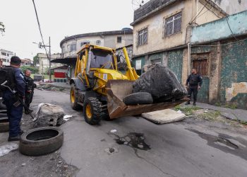 Estado inicia operação para retirar barricadas em cidades da Região Metropolitana
