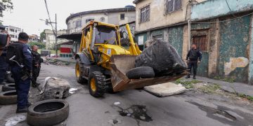 Estado inicia operação para retirar barricadas em cidades da Região Metropolitana