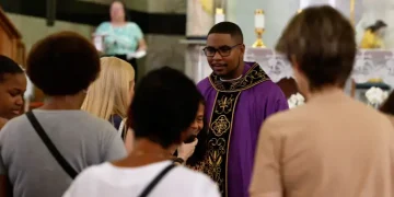 Violência afasta fiéis das missas na Penha no Dia de Finados