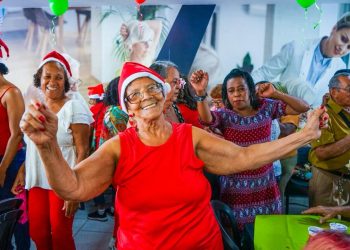 Festa de Natal da Melhor Idade reúne música, dança e celebração em São João de Meriti