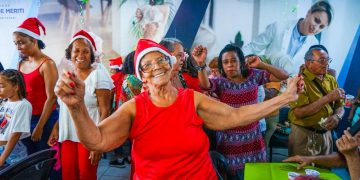 Festa de Natal da Melhor Idade reúne música, dança e celebração em São João de Meriti