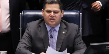 Alcolumbre cancela calendário para sabatina de Jorge Messias ao STF