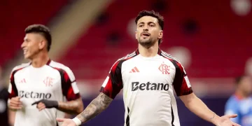 Arrascaeta brilha e Flamengo avança à semi da Copa Intercontinental