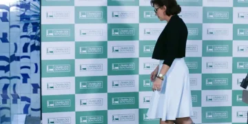 Câmara rejeita cassação da deputada Carla Zambelli