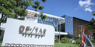 Jair Bolsonaro é internado para ser submetido a cirurgia nesta quinta