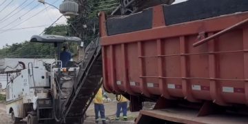 Prefeitura de Belford Roxo e Estado iniciam obras de asfalto e pavimentação na Estrada do Barro Vermelho