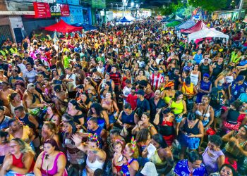 Carnaval volta às ruas de São João de Meriti, movimenta bairros e atrai multidão no feriadão