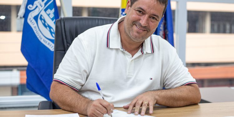 “Construindo uma nova história”: Gestão de Léo Vieira impulsiona transformação em São João de Meriti