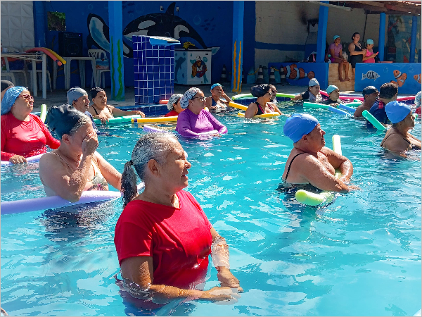 Três Rios abre inscrições para hidroginástica gratuita voltada ao público 50+