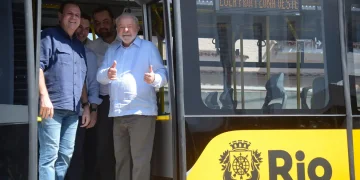 Estreia de linha do BRT expõe disputa política e levanta debate sobre uso da máquina pública
