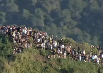 Operação policial deixa visitantes “ilhados” em cartão-postal do morro do Vidigal