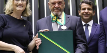 Novo secretário de Saúde do RJ, Ronaldo Damião já foi homenageado por indicação de Dr. Luizinho