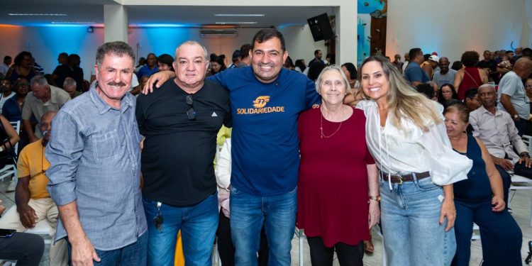 Encontro político em Araruama reúne lideranças e projeta cenário eleitoral na Região dos Lagos