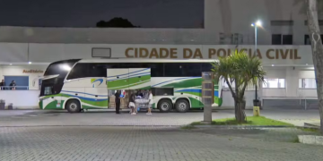 Polícia Civil intercepta ônibus vindo do Paraguai e apreende carga de produtos ilegais na Baixada Fluminense