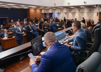 Após pressão e perdas milionárias, Alerj aprova criação do ICMS Educacional no Rio