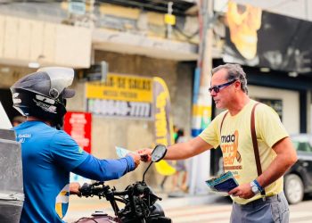 Prefeitura de Meriti reforça conscientização no trânsito durante ação do Maio Amarelo no Centro
