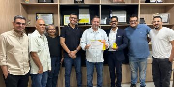 Léo Vieira é eleito prefeito inovador e São João Meriti recebe prêmio estadual por sistema de proteção às mulheres