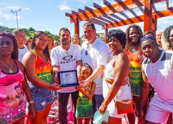 Prefeitura de Meriti entrega Praça Alex Cara Russa revitalizada no Morro do Conceito