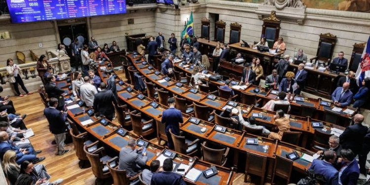 Câmara do Rio aprova projeto que abre espaço para novo empréstimo bilionário da Prefeitura para o BRT