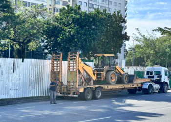 Moradores denunciam obra de concessionária de veículos em área verde no Aterro do Flamengo