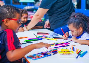 Dia Mundial do Brincar reúne alunos da rede municipal em atividades culturais e recreativas em Meriti
