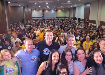 Douglas Ruas reúne multidão na Baixada e promete governo com participação feminina