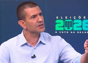 “Só faz campanha dentro de comunidade quem tem ligação com o crime organizado”, afirma Douglas Ruas