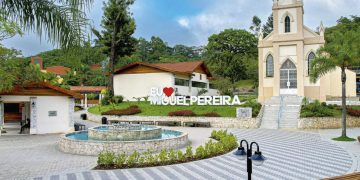André Português destaca geração de empregos e crescimento do turismo em Miguel Pereira
