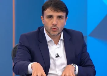Justiça Eleitoral suspende campanha de Renan Santos para presidente