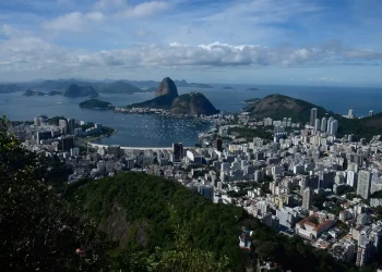 Condomínio de salas comerciais chega a representar mais de 90% do aluguel no Rio