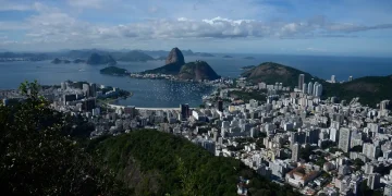 Condomínio de salas comerciais chega a representar mais de 90% do aluguel no Rio