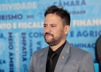 Gutemberg Reis recebe R$ 2,85 milhões do fundo eleitoral e vira alvo de crítica de vereador do MDB