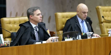 Mendonça pede a Fachin afastamento de Alexandre de Moraes do STF