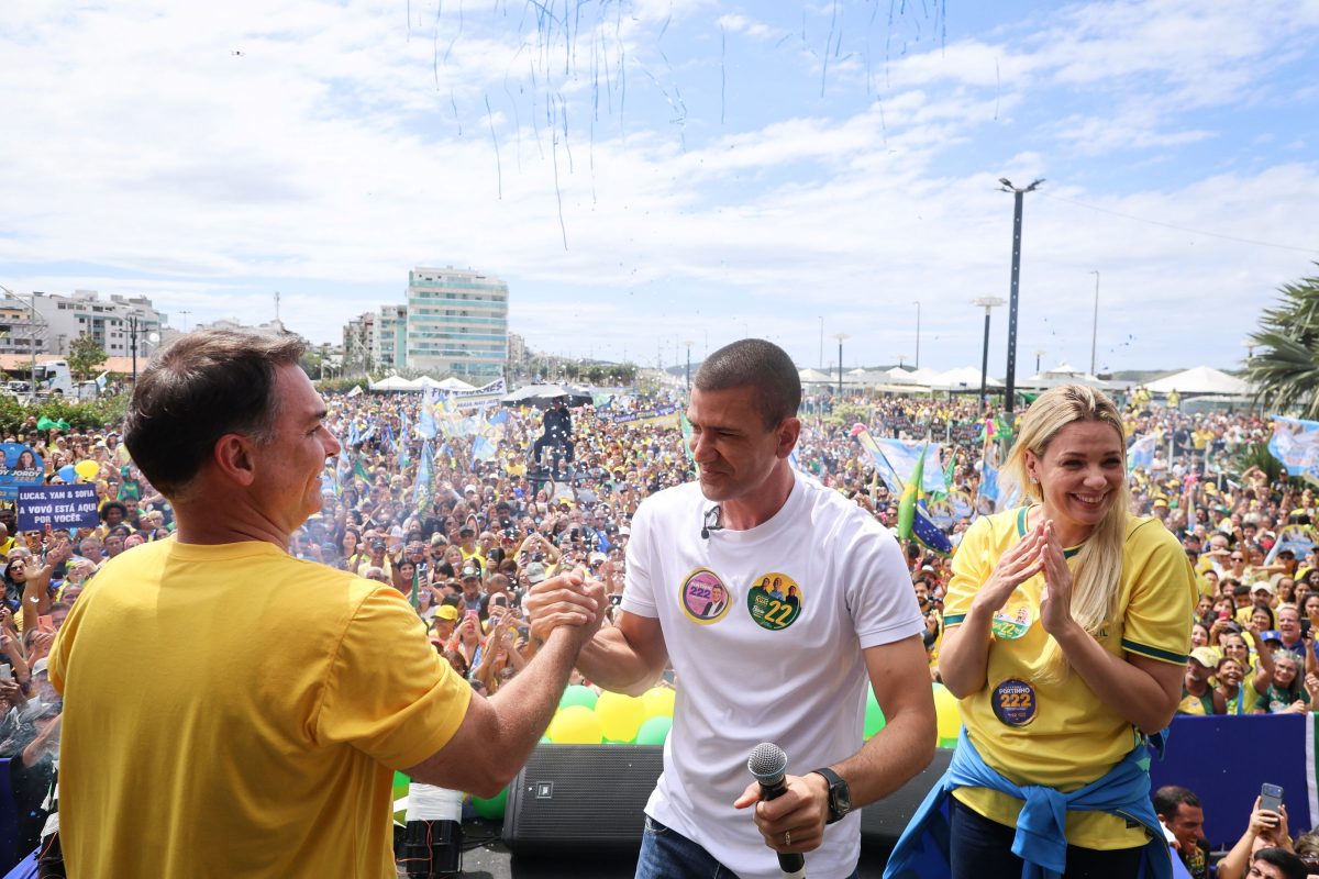 Ao lado de Flávio, Douglas Ruas diz que Rio é a casa de Bolsonaro