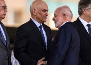 Gilmar Mendes cobra apoio de Lula à PF e atribui ao governo parte da crise no STF