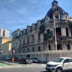 Prefeitura faz operação para desocupar Palacete Imperial, prédio histórico no Centro do Rio interditado há 18 anos