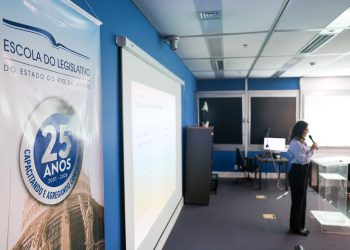 Escola do Legislativo da ALERJ faz 25 anos levando ensino e capacitação pelo RJ