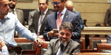 Vereadores do PL denunciam perseguição contra Flávio Bolsonaro na Câmara do Rio