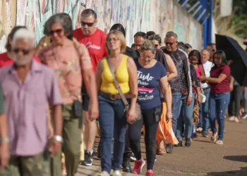 Eleitores do Rio ficam sem votar mesmo com prorrogação até as 19h