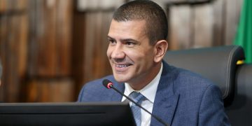 Douglas Ruas discute transição com Ricardo Couto e anuncia revisão do orçamento de 2027
